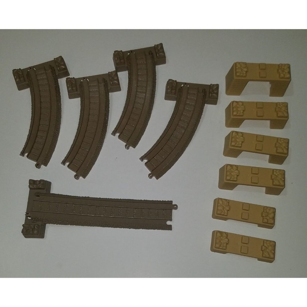 11 Gullane Brown Train 5 Tracks + 6 Risers Compatible Lot Thomas Tank Engine